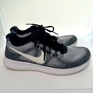 Women’s Nike Free Run- Wolf Grey